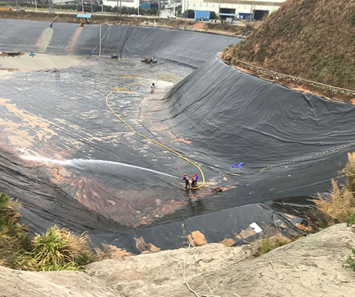 沾益废水池清理
